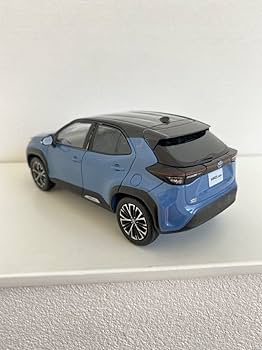 Amazon | ヤリスクロス ミニカー ミニカー 1/30 カラーサンプル 2UR